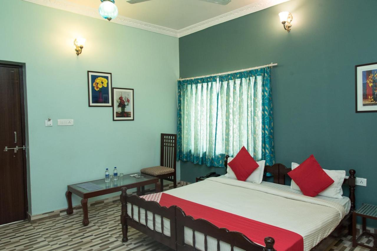 Oyo 14119 Hotel Manwar อุเดเปอร์ ภายนอก รูปภาพ